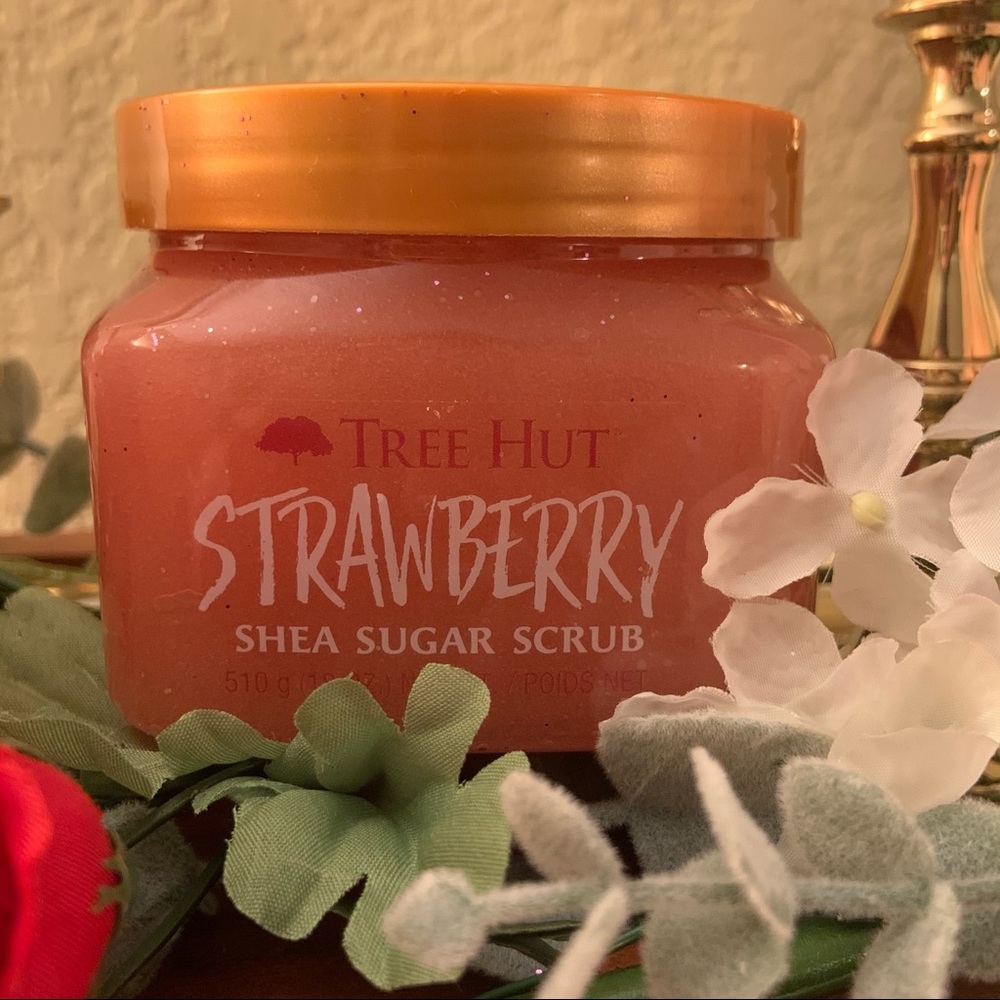 New Release - Tree Hut Body Scrub - Strawberry